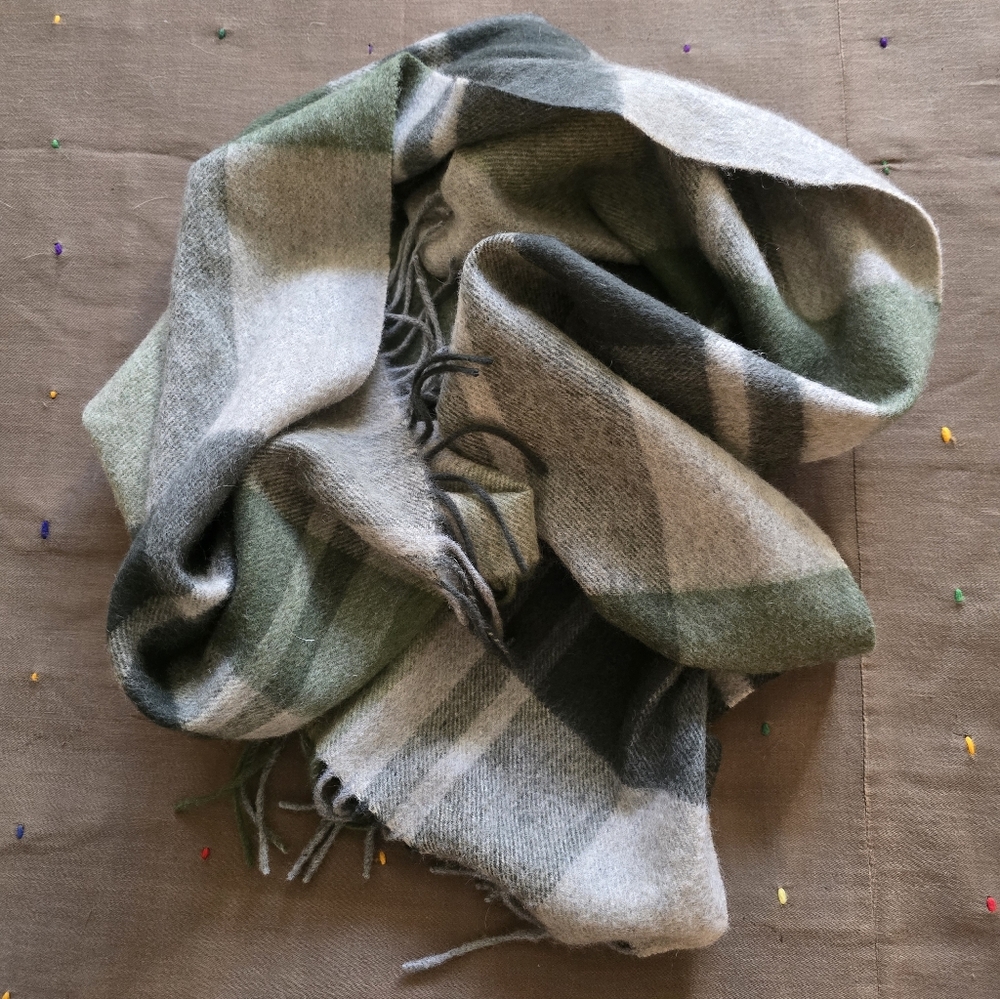 Cashmere🧣 - Picture 2 of 4